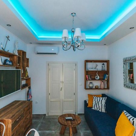 Lux House With Outdoor Jacuzzi And Sea View In Santorini Apartment Emporio  Bagian luar foto