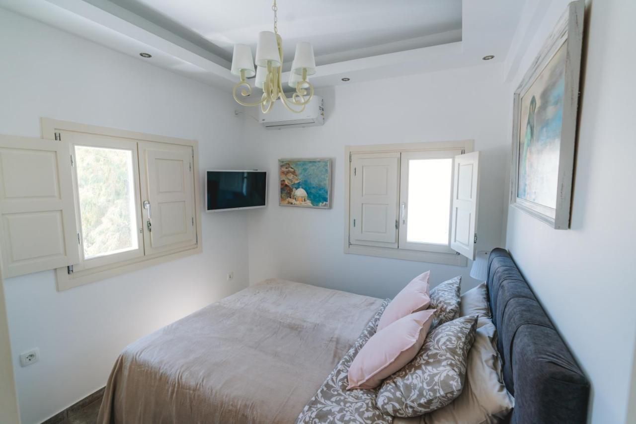 Lux House With Outdoor Jacuzzi And Sea View In Santorini Apartment Emporio  Bagian luar foto